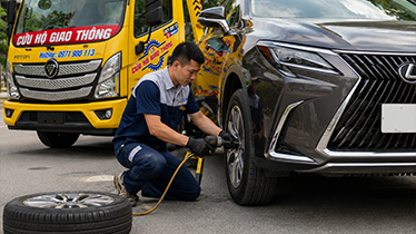 Kỹ thuật viên sửa chữa ô tô lưu động
